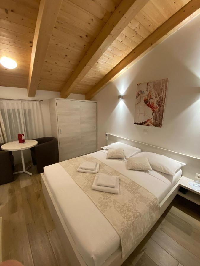 Bb-Ld Bed and Breakfast Πούλα Εξωτερικό φωτογραφία