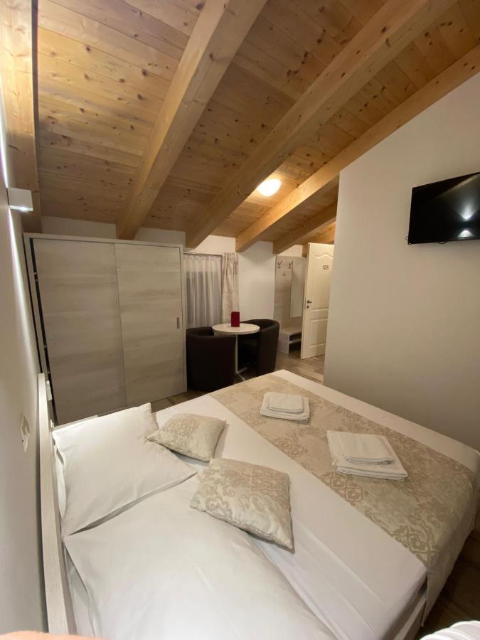 Bb-Ld Bed and Breakfast Πούλα Εξωτερικό φωτογραφία